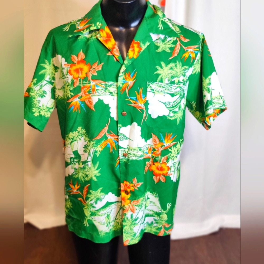 70s bold Vintage Hawaiian Shirt  coconut buttons dagger collar Great Graphics LG